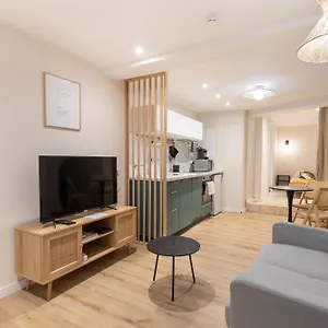 https://la-venise-provencale-hypercentre-wifi.fr-provencehotel.com