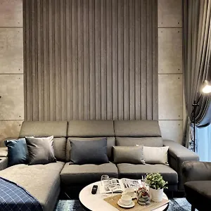https://the-mews-klcc-by-plush.kualalumpurs-hotels.com